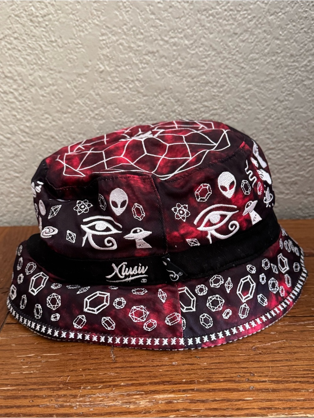 XLUSIV Hyrospace Reversible Bucket Hat L/XL Tie Dye Streetwear Skater Hip Hop